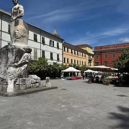Sobborgo 34 - - * Sarzana