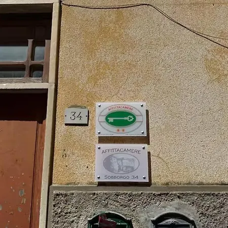 Sobborgo 34 - - Πανσιόν Sarzana